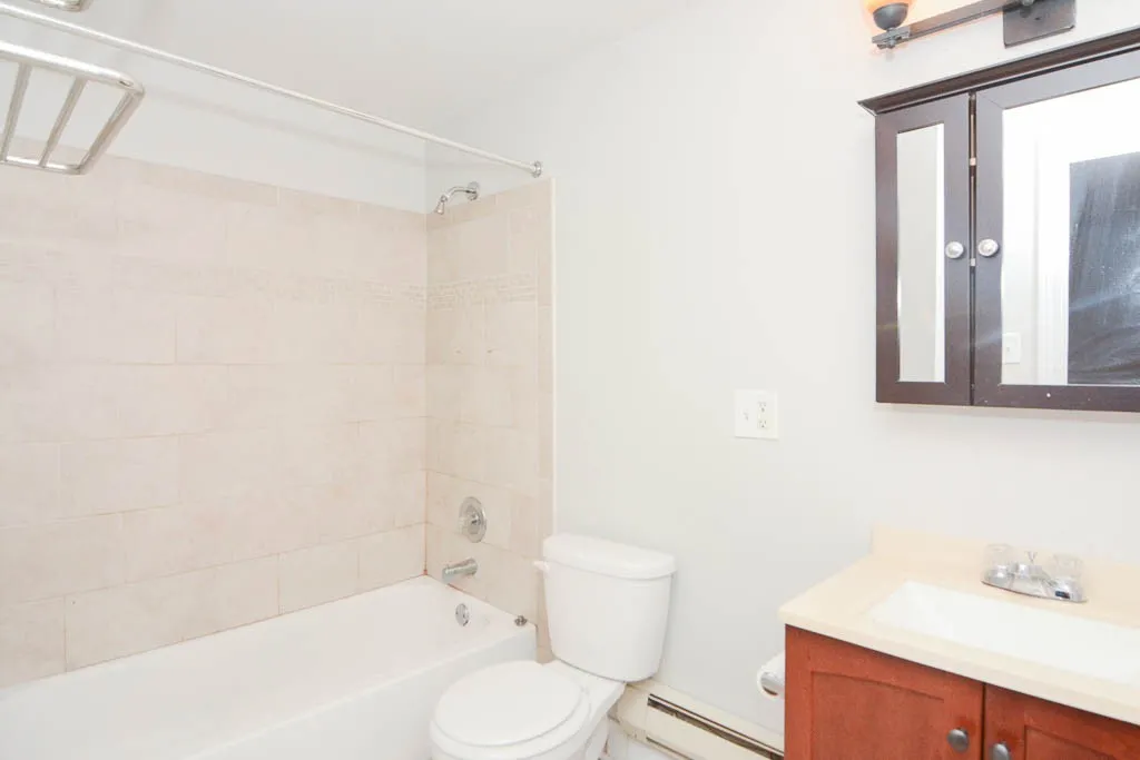 821a W Cornelia Ave, ,  60657, USA 60657-unit#112-Chicago-IL