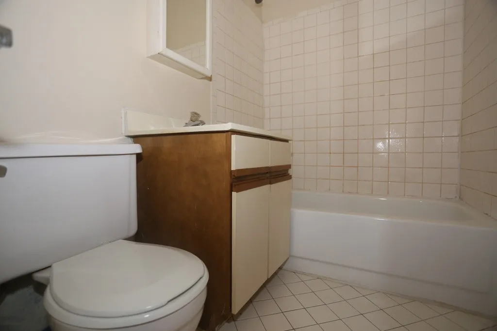 817 W Cornelia Ave, ,  60657, USA 60657-unit#303-Chicago-IL
