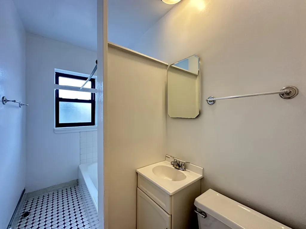 955 W Cornelia Ave, ,  60657, USA 60657-unit#1B-Chicago-IL