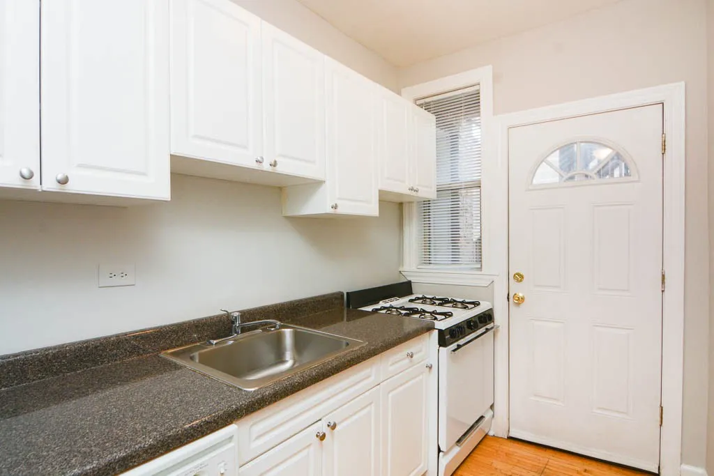 622 W Barry Ave, , 60657, USA 60657-unit#2N-Chicago-IL