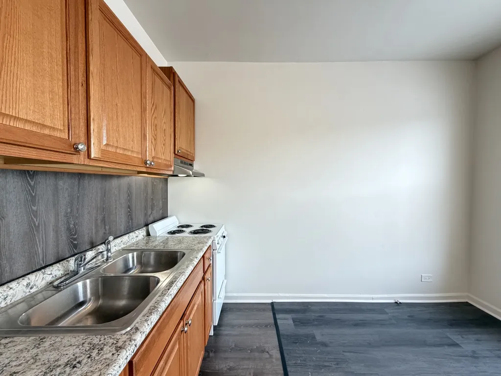3957 W Irving Park Rd, ,  60618, USA 60618-unit#1-Chicago-IL