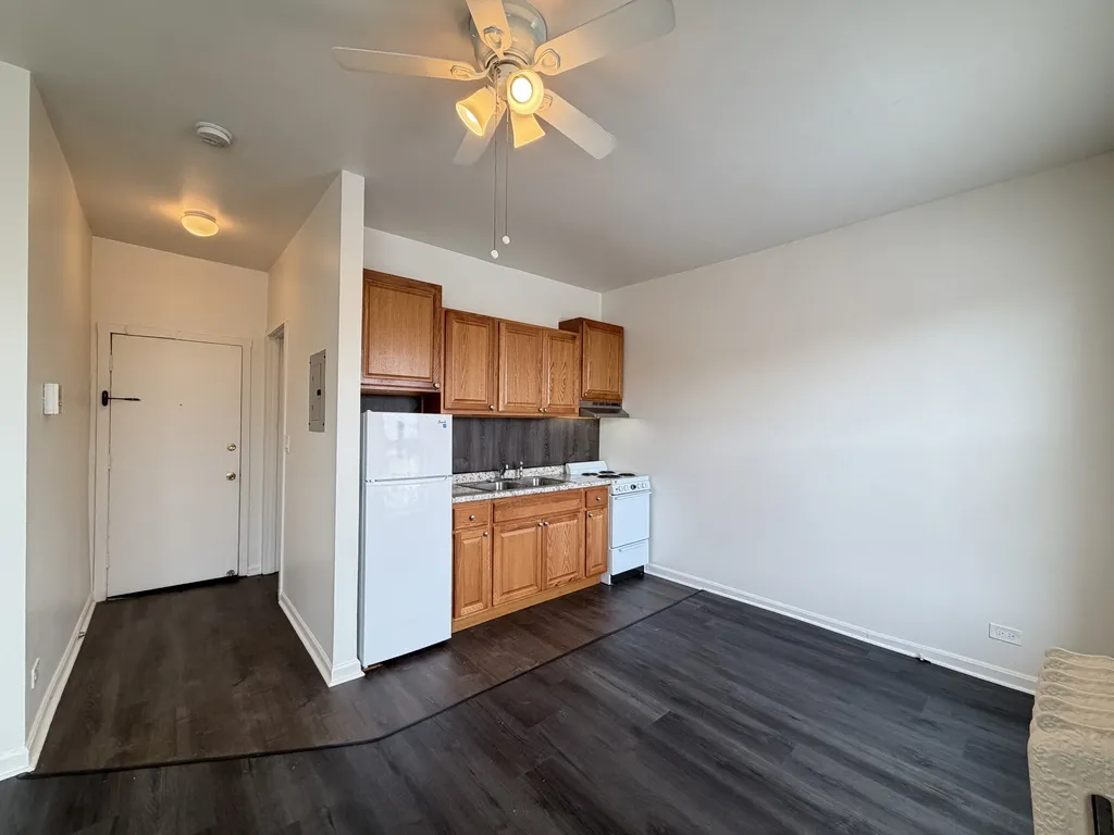 3957 W Irving Park Rd, ,  60618, USA 60618-unit#1-Chicago-IL