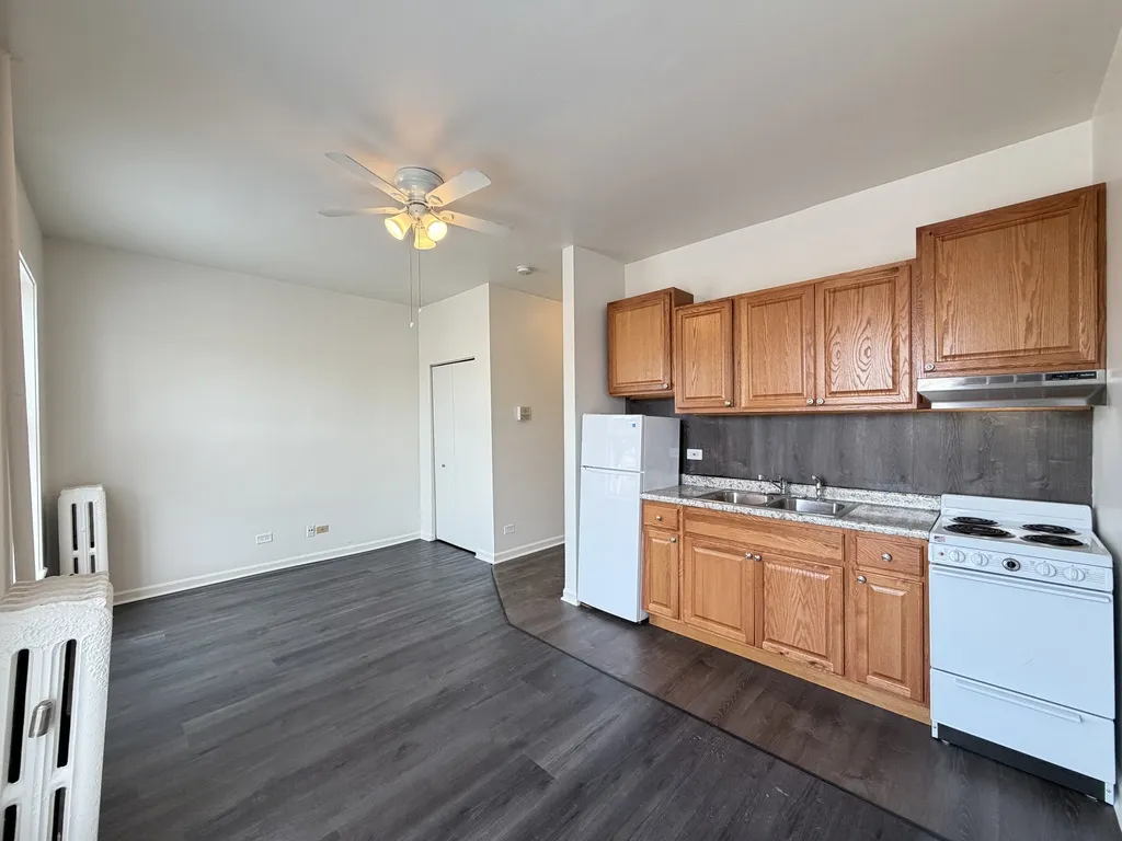 3957 W Irving Park Rd, ,  60618, USA 60618-unit#1-Chicago-IL