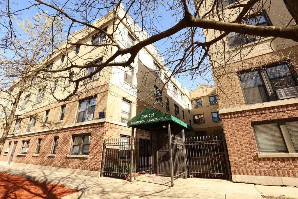 711 W Brompton Ave, ,  60657, USA 60657-unit#52-Chicago-IL