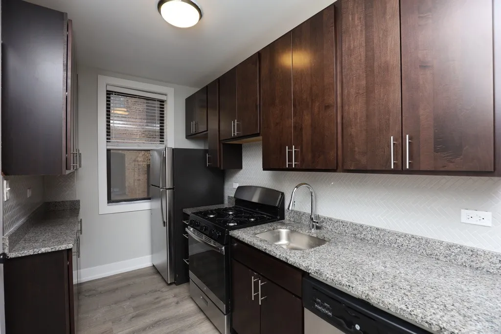 711 W Brompton Ave, , 60657, USA 60657-unit#52-Chicago-IL