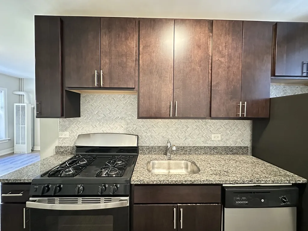 713 W Brompton Ave, ,  60657, USA 60657-unit#55-Chicago-IL