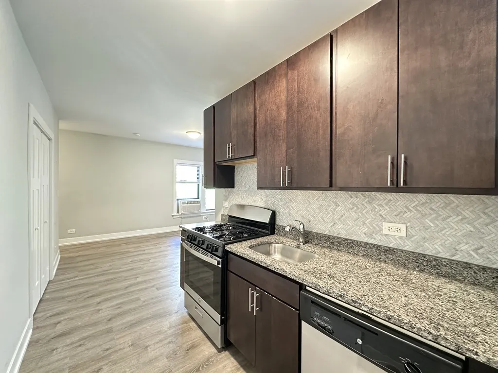 713 W Brompton Ave, ,  60657, USA 60657-unit#55-Chicago-IL