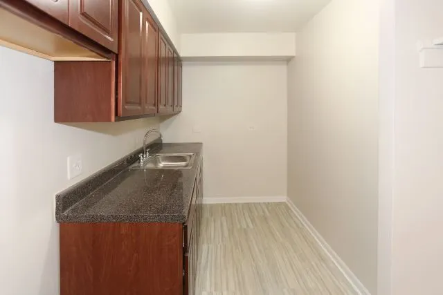 1040 W Hollywood Ave, ,  60660, USA 60660-unit#202-Chicago-IL