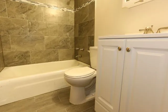 1040 W Hollywood Ave, ,  60660, USA 60660-unit#202-Chicago-IL