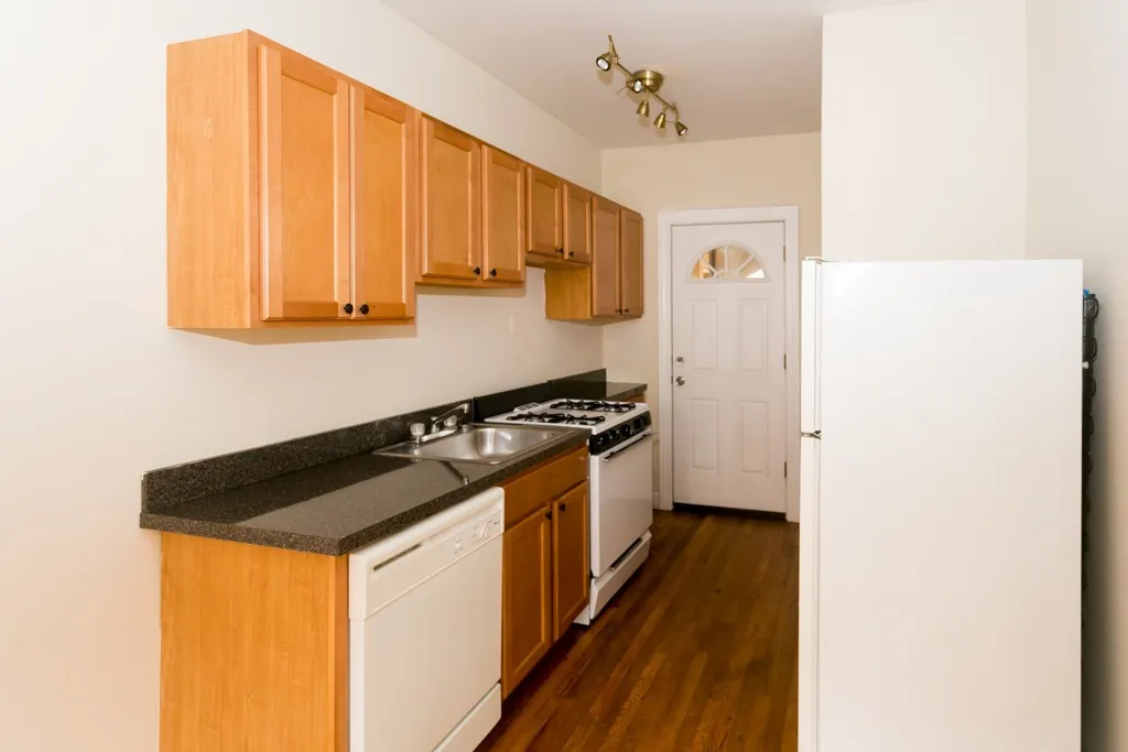 622 W Cornelia Ave, , 60657, USA 60657-unit#2N-Chicago-IL