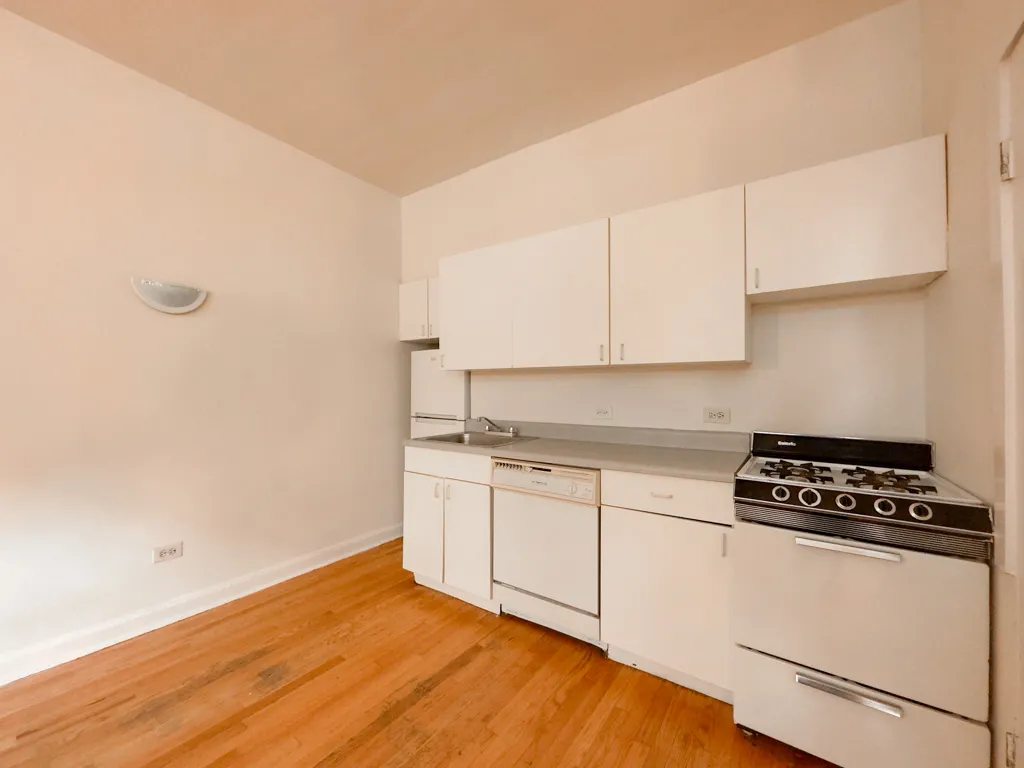 816 W Waveland Ave, , 60613, USA 60613-unit#33-Chicago-IL