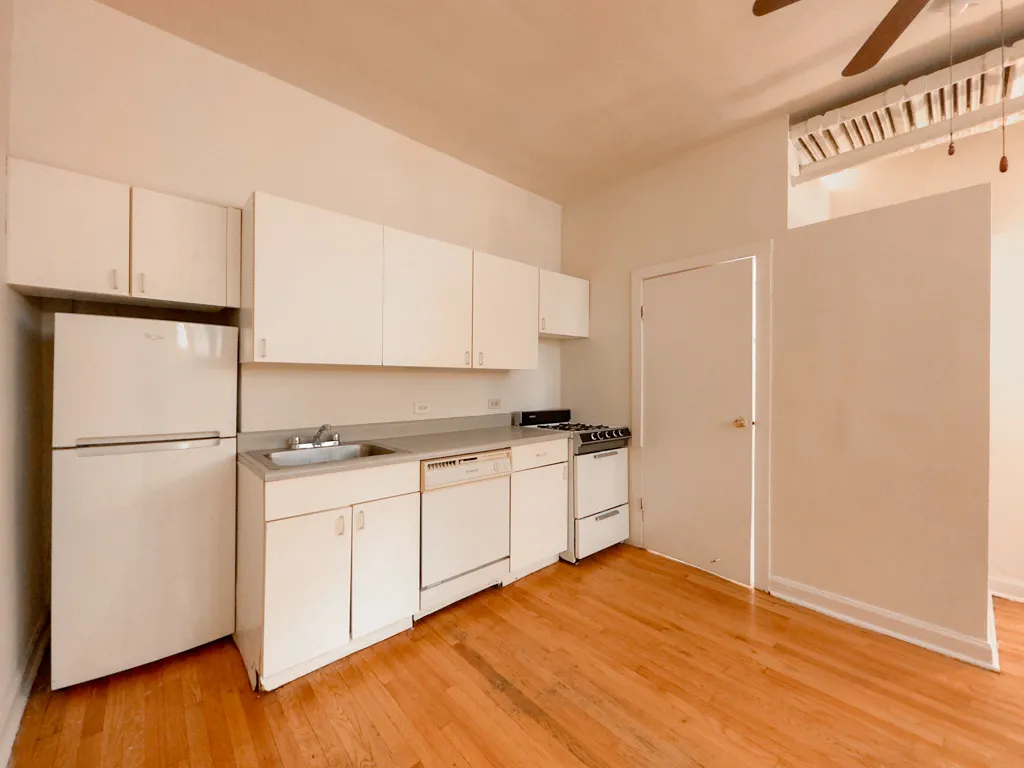 816 W Waveland Ave, , 60613, USA 60613-unit#33-Chicago-IL