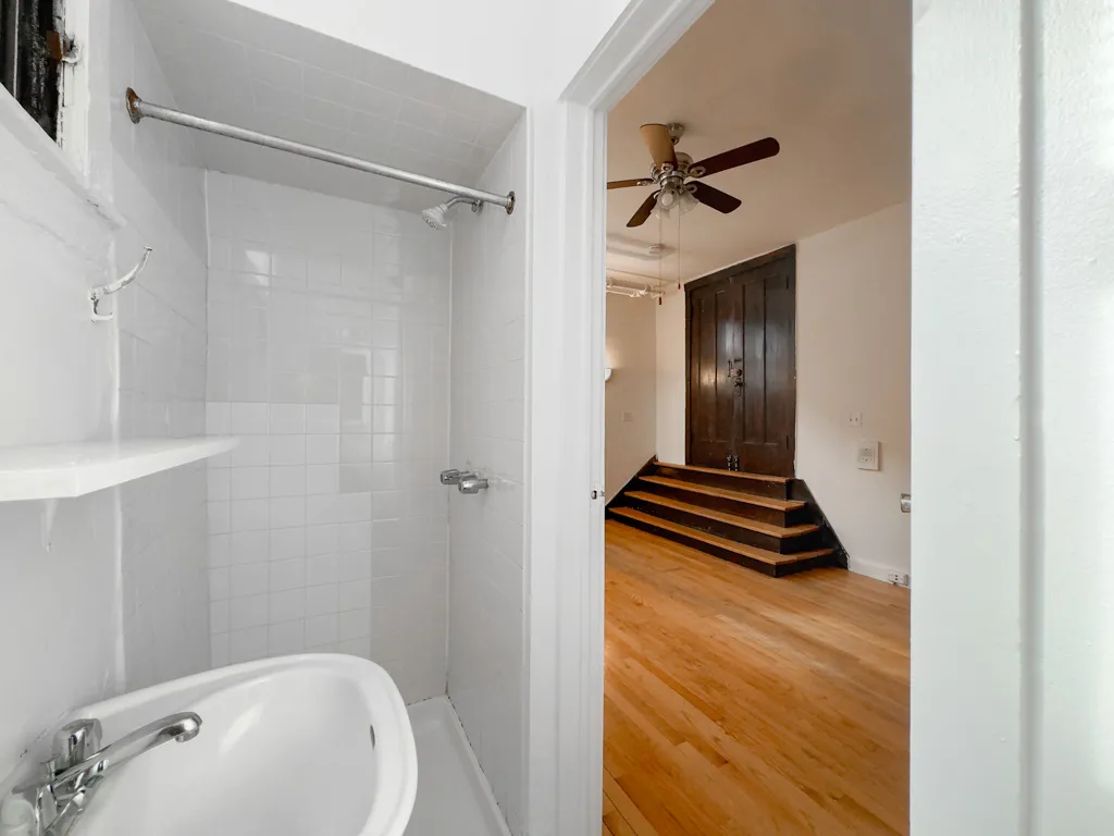 816 W Waveland Ave, , 60613, USA 60613-unit#33-Chicago-IL