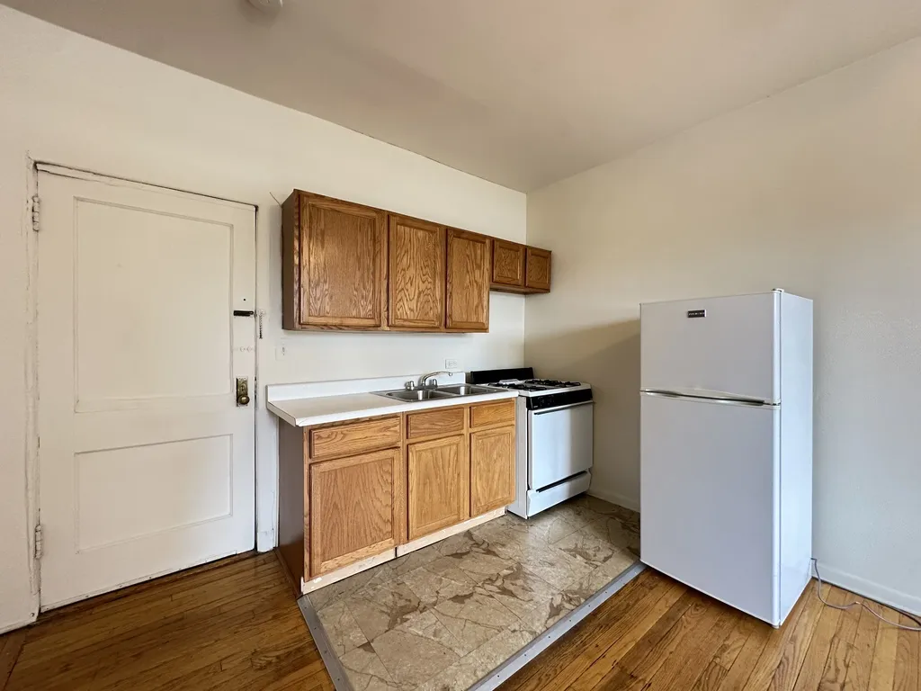 1050 W George St, , 60657, USA 60657-unit#203-Chicago-IL
