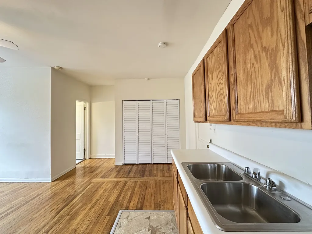 1050 W George St, , 60657, USA 60657-unit#203-Chicago-IL
