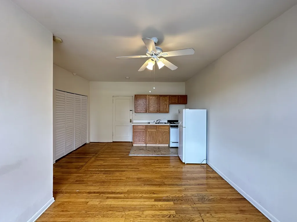 1050 W George St, , 60657, USA 60657-unit#203-Chicago-IL