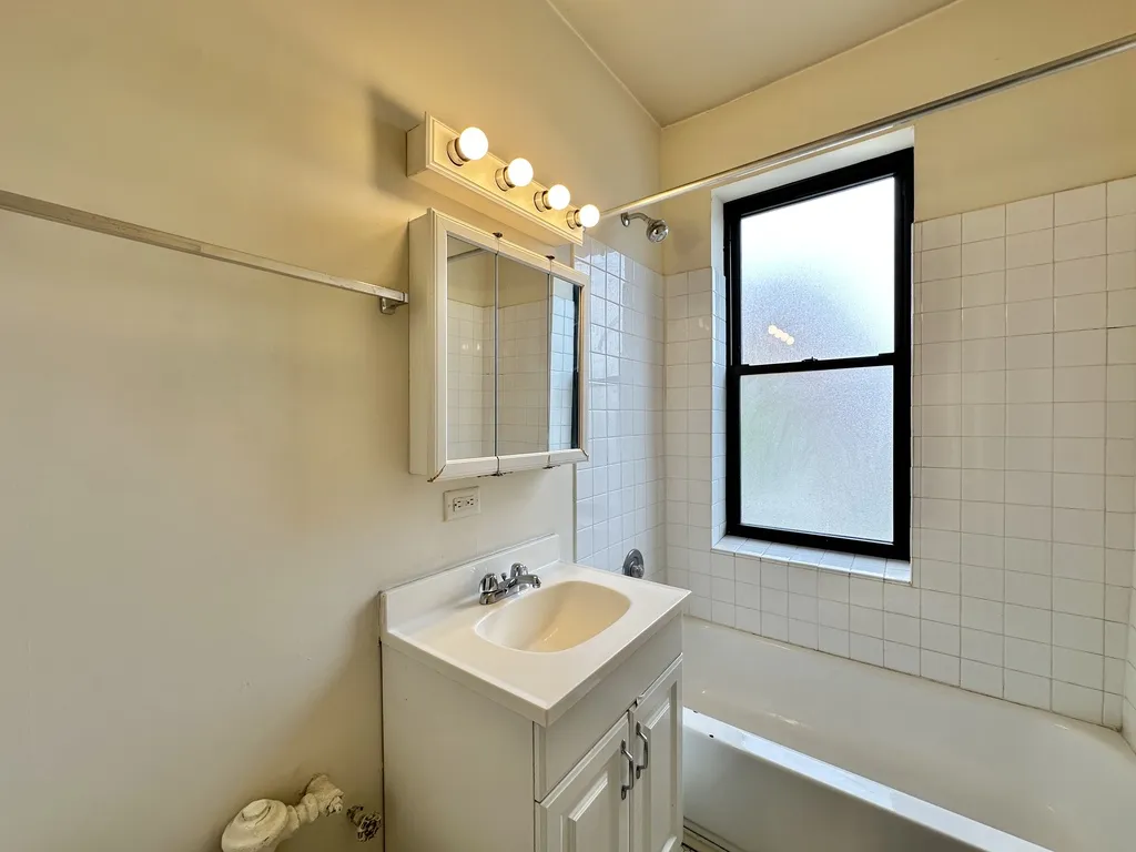 1050 W George St, , 60657, USA 60657-unit#203-Chicago-IL