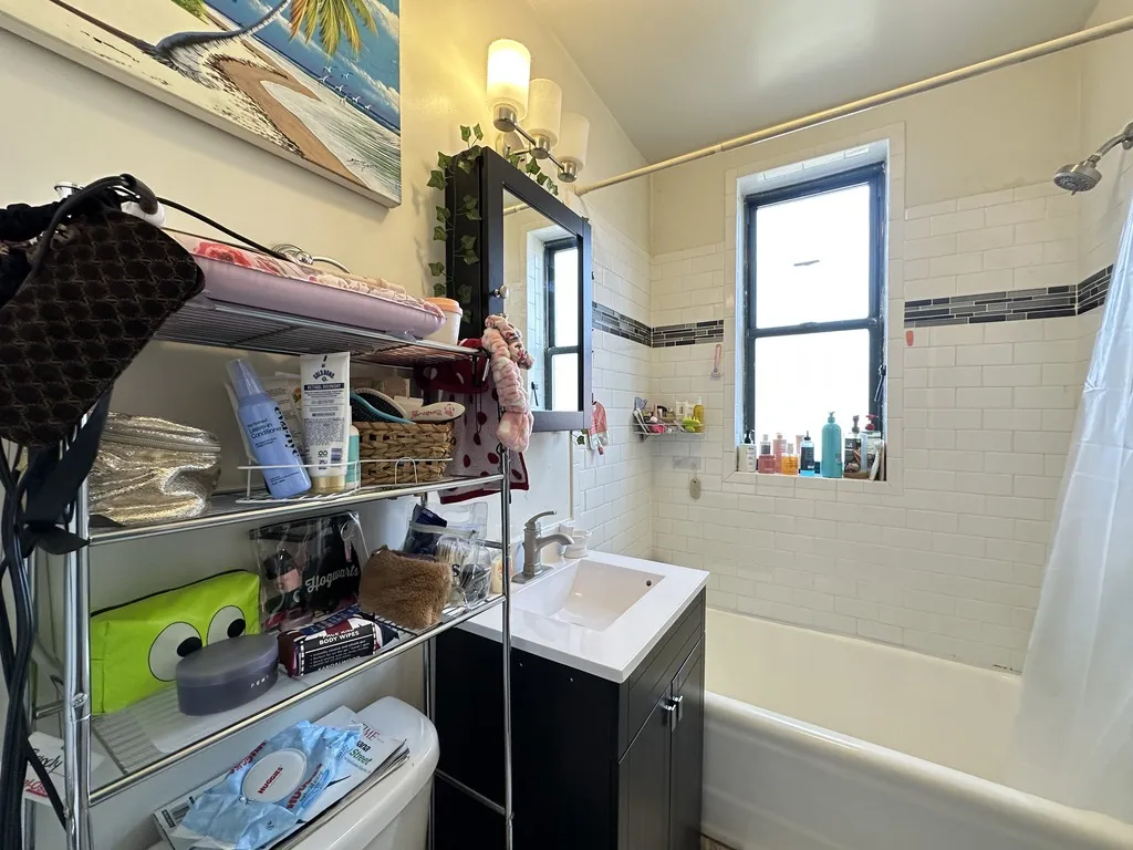 3841 N Greenview Ave, ,  60613, USA 60613-unit#3W-Chicago-IL