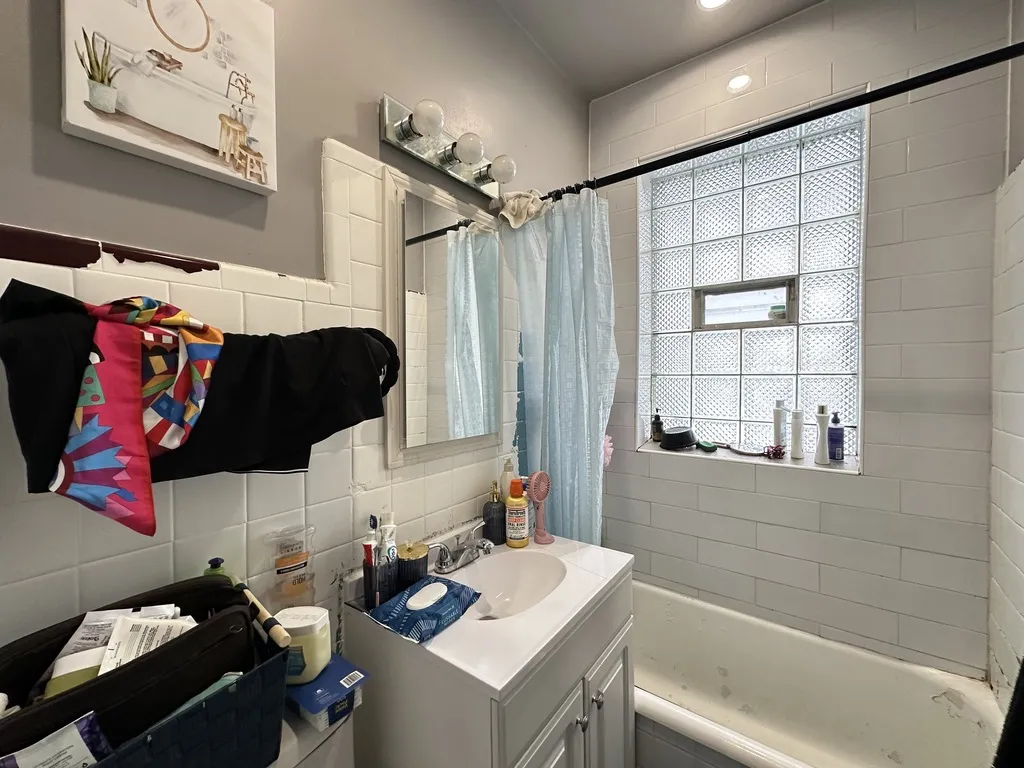 5516 N Kenmore Ave, , 60640, USA 60640-unit#206-Chicago-IL