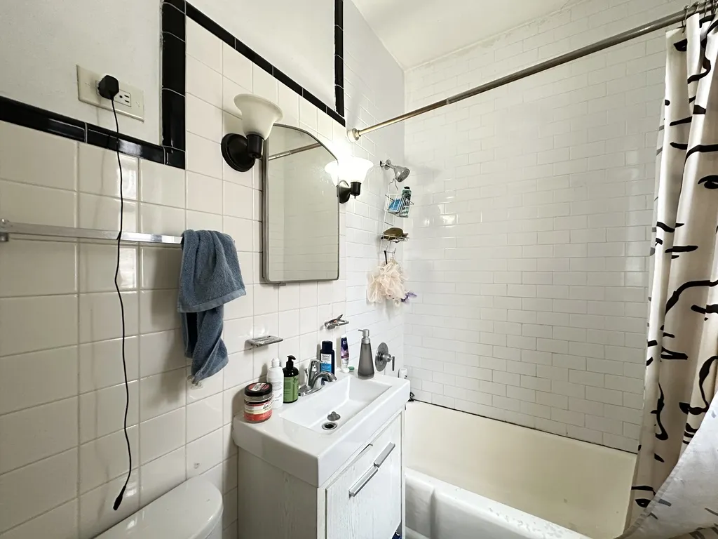 439 W Melrose St, ,  60657, USA 60657-unit#3C-Chicago-IL