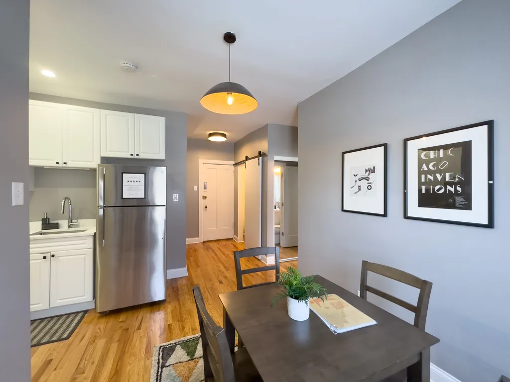 637 W Cornelia Ave, , 60657, USA 60657-unit#2W-Chicago-IL