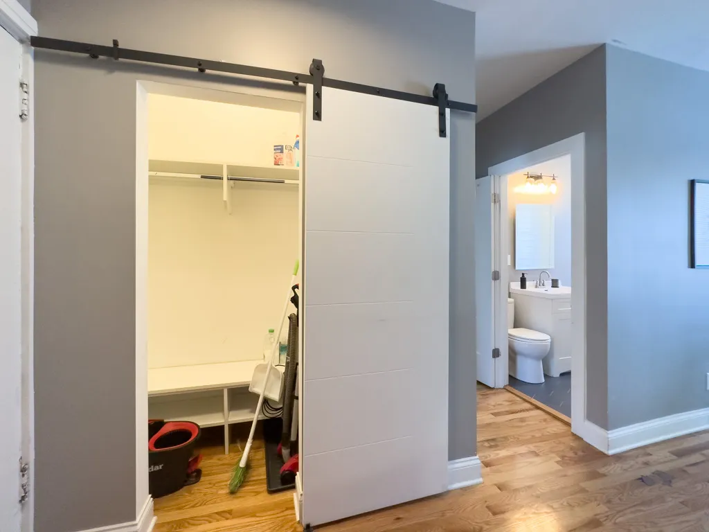 637 W Cornelia Ave, , 60657, USA 60657-unit#2W-Chicago-IL