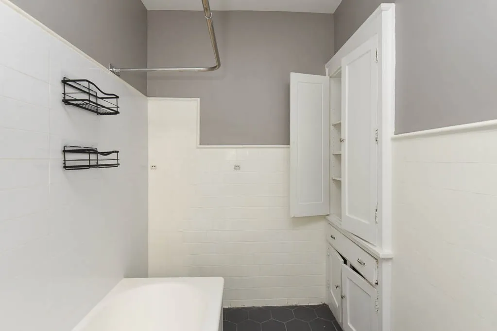 441 W Melrose St, ,  60657, USA 60657-unit#2A-Chicago-IL