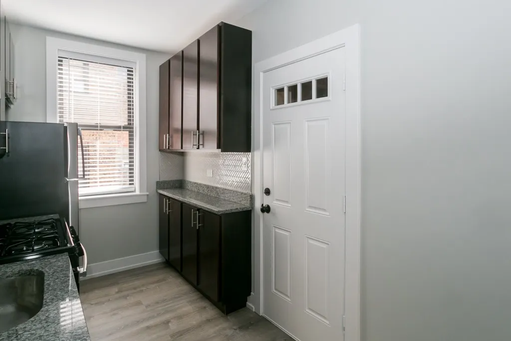 705 W Brompton Ave, ,  60657, USA 60657-unit#19-Chicago-IL