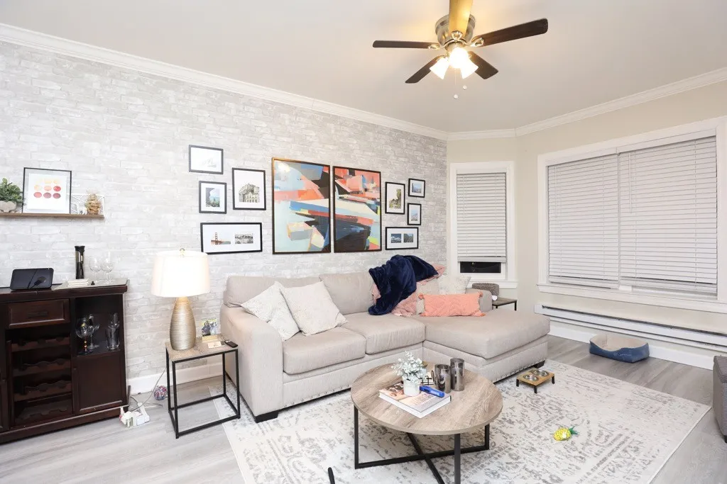 648 W Roscoe St, ,  60657, USA 60657-unit#2S-Chicago-IL