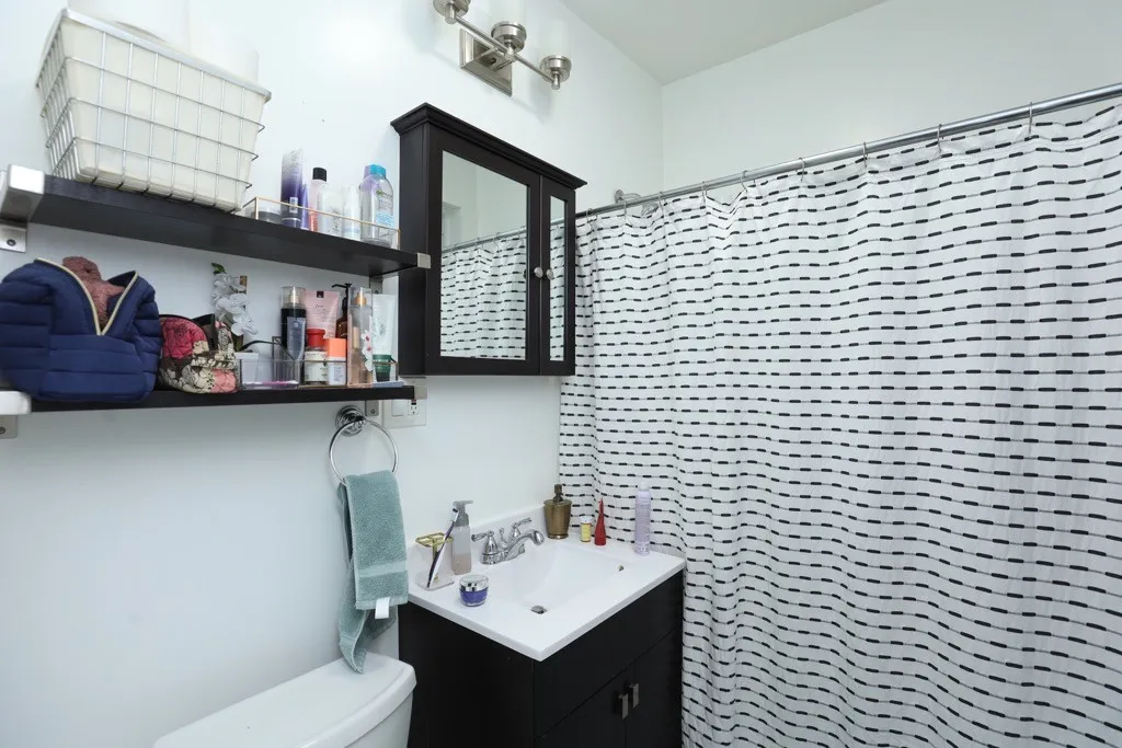 648 W Roscoe St, ,  60657, USA 60657-unit#2S-Chicago-IL