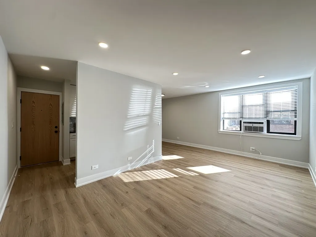 530 W Aldine Ave, ,  60657, USA 60657-unit#314-Chicago-IL