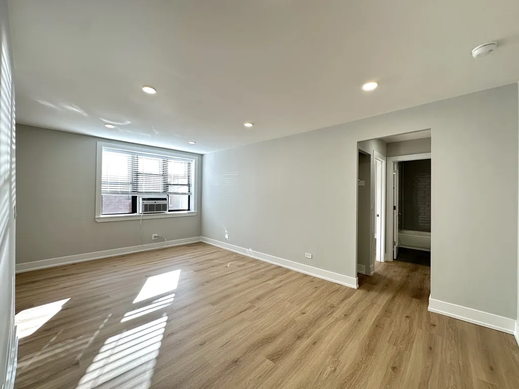 530 W Aldine Ave, ,  60657, USA 60657-unit#314-Chicago-IL