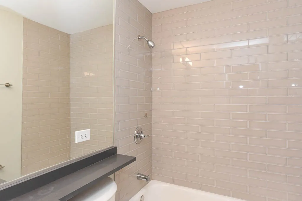 445 W Barry Ave, , 60657, USA 60657-unit#211-Chicago-IL