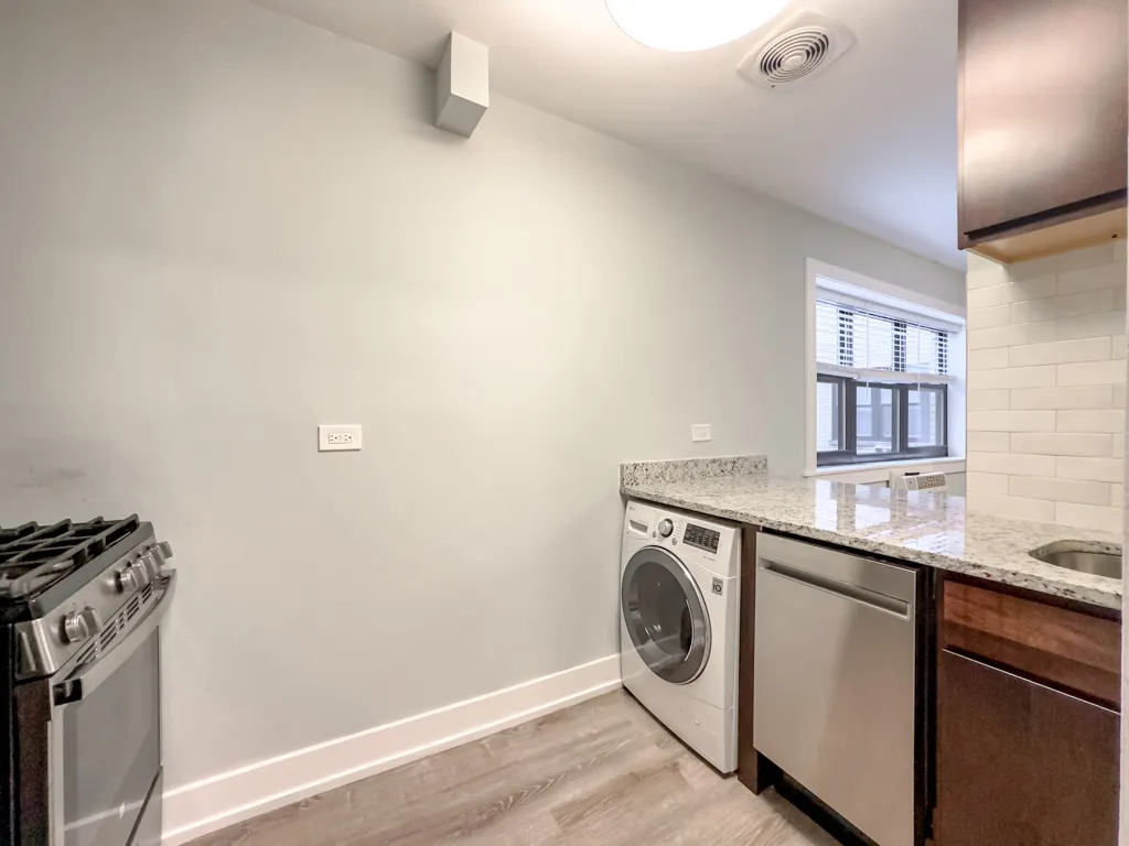 445 W Barry Ave, ,  60657, USA 60657-unit#230-Chicago-IL