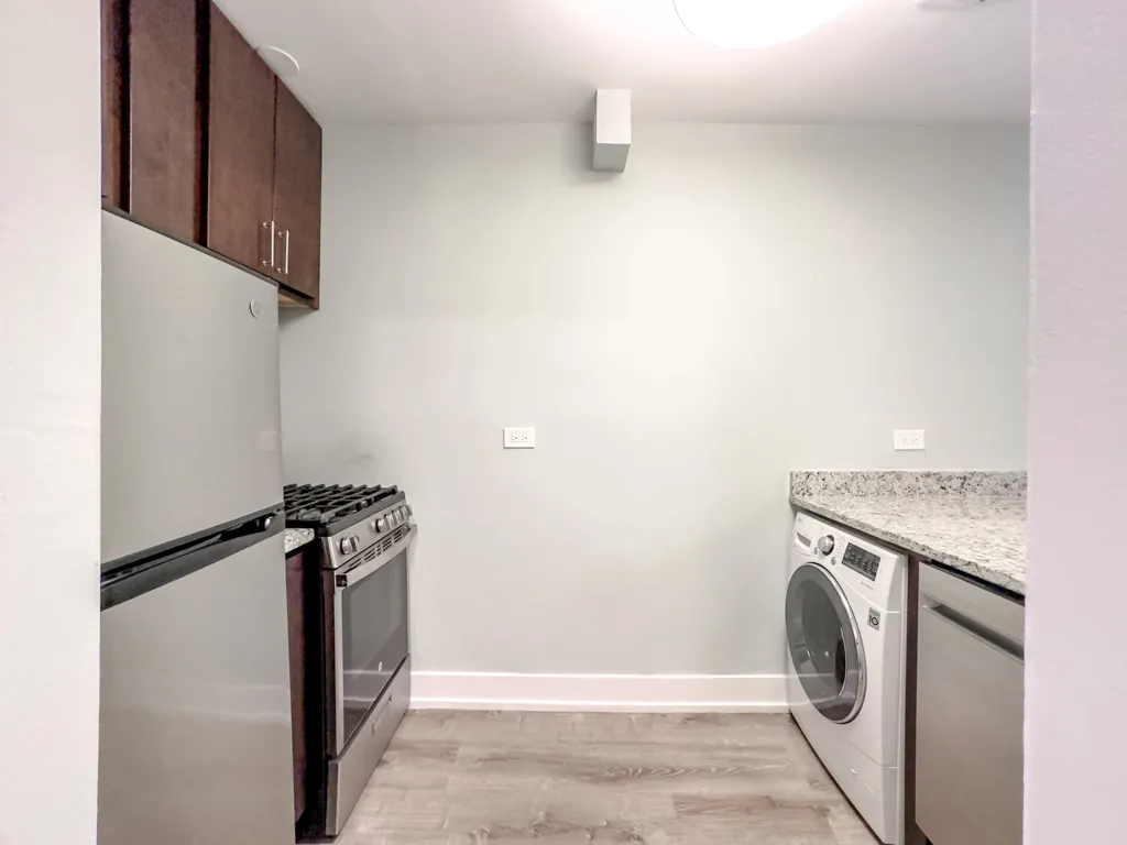 445 W Barry Ave, ,  60657, USA 60657-unit#230-Chicago-IL