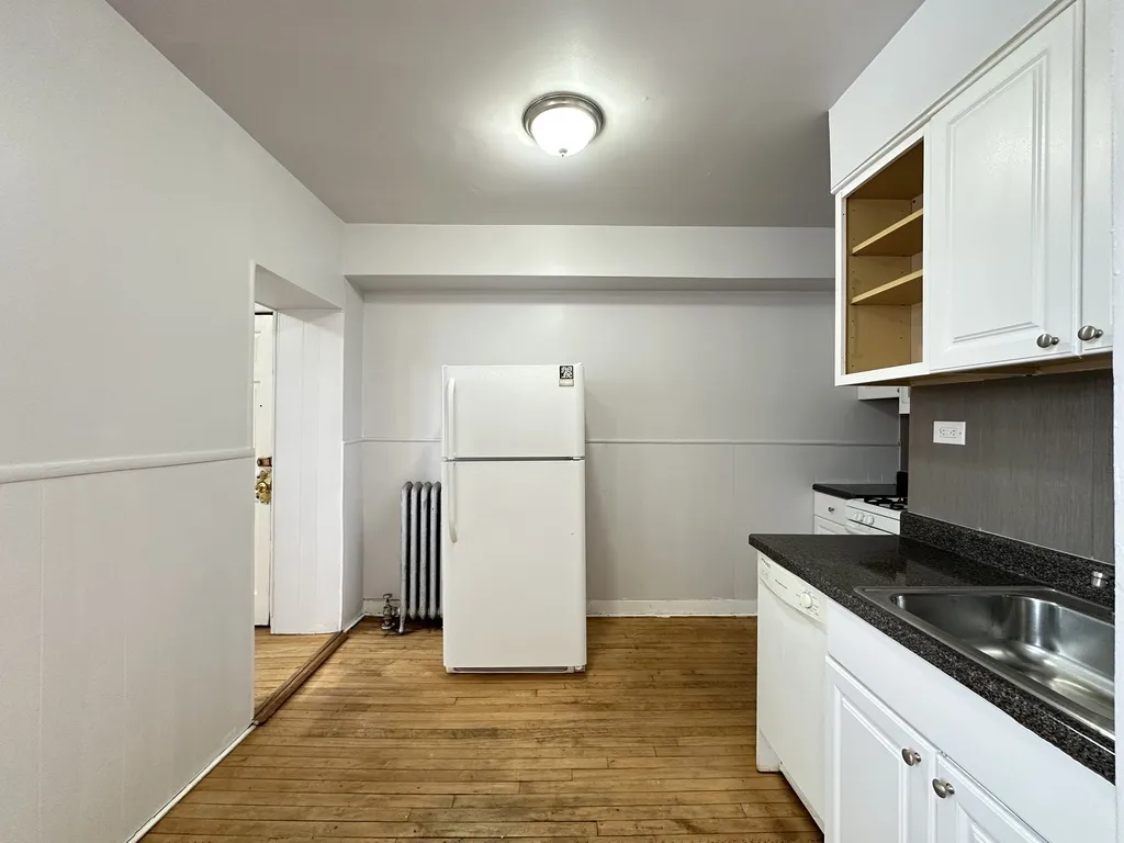 4409 N Kenneth Ave, , 60630, USA 60630-unit#2B-Chicago-IL