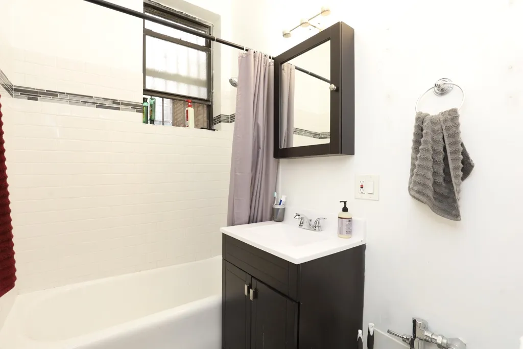 3345 N Marshfield Ave, ,  60657, USA 60657-unit#108-Chicago-IL