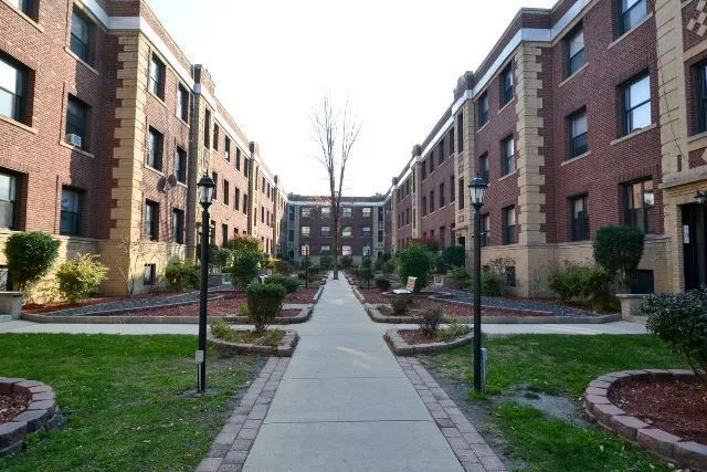 825 W Waveland Ave, , 60613, USA 60613-unit#2N-Chicago-IL