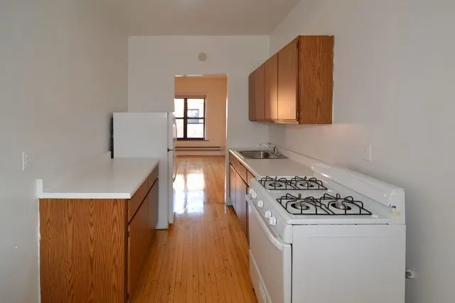 825 W Waveland Ave, ,  60613, USA 60613-unit#2N-Chicago-IL