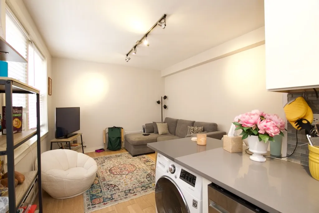 511 W Belmont Ave, , 60657, USA 60657-unit#35-Chicago-IL
