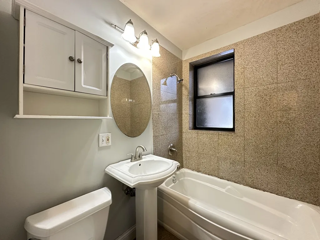 746 W Addison St, ,  60613, USA 60613-unit#2E-Chicago-IL