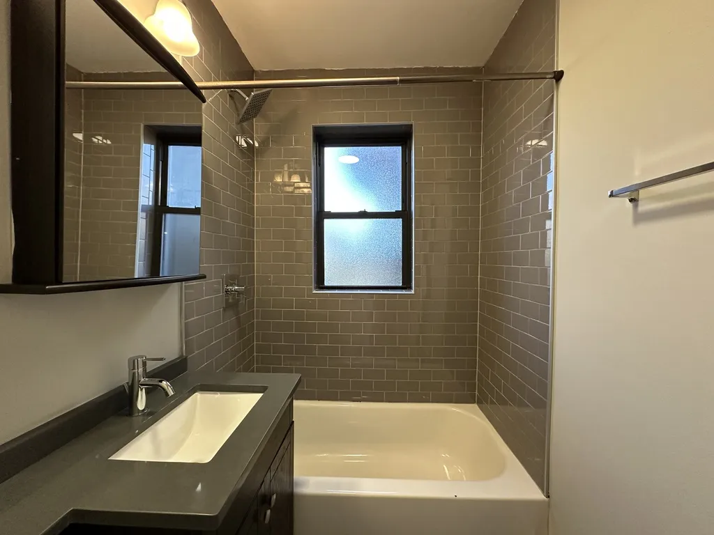 4546 N Damen Ave, ,  60625, USA 60625-unit#207-Chicago-IL