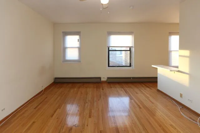 635 W Barry Ave, ,  60657, USA 60657-unit#406-Chicago-IL