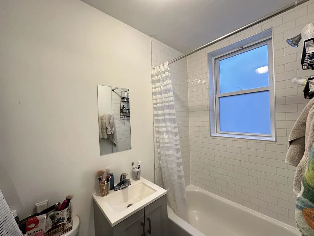 5710 N Winthrop Ave, ,  60660, USA 60660-unit#107-Chicago-IL