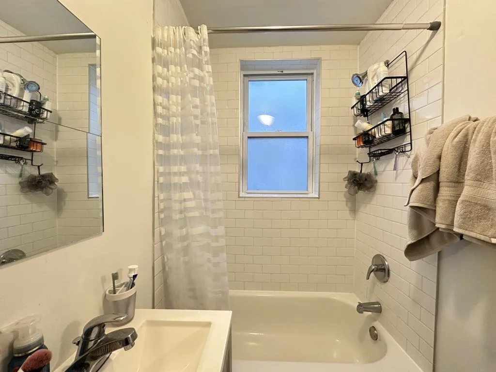 5710 N Winthrop Ave, ,  60660, USA 60660-unit#107-Chicago-IL