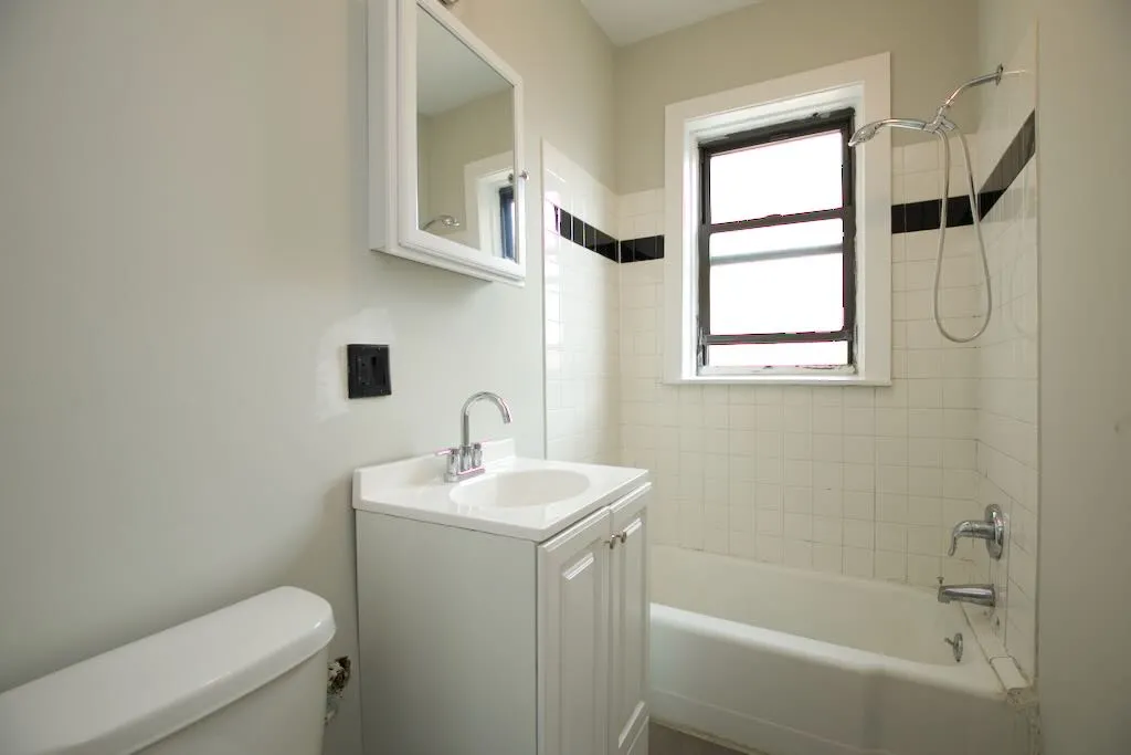3722 N Pine Grove Ave, ,  60613, USA 60613-unit#3E-Chicago-IL