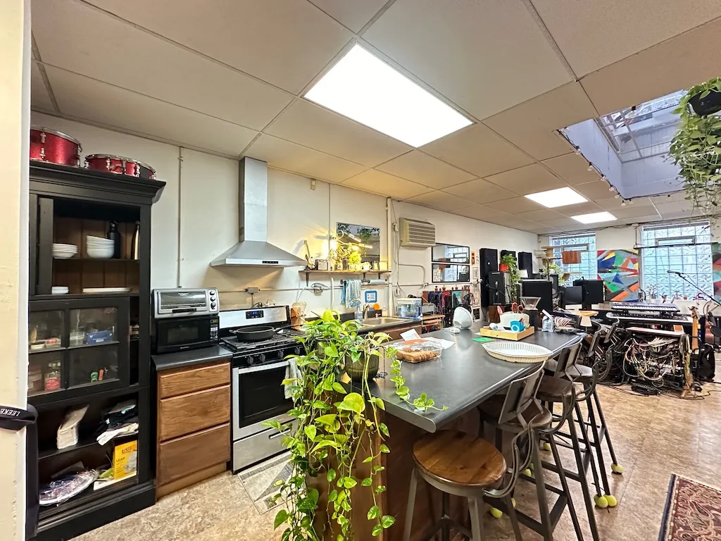 3605 N Damen Ave, ,  60618, USA 60618-unit#1R-Chicago-IL