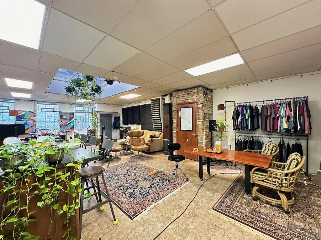 3605 N Damen Ave, ,  60618, USA 60618-unit#1R-Chicago-IL