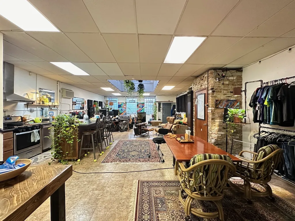 3605 N Damen Ave, ,  60618, USA 60618-unit#1R-Chicago-IL