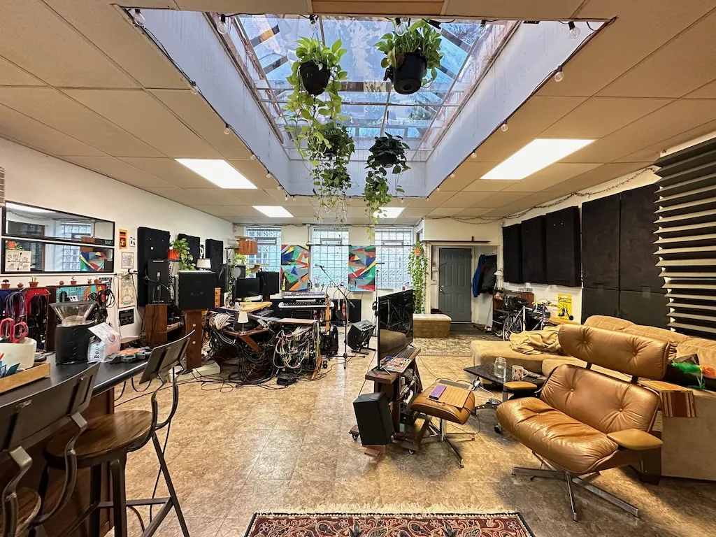 3605 N Damen Ave, ,  60618, USA 60618-unit#1R-Chicago-IL